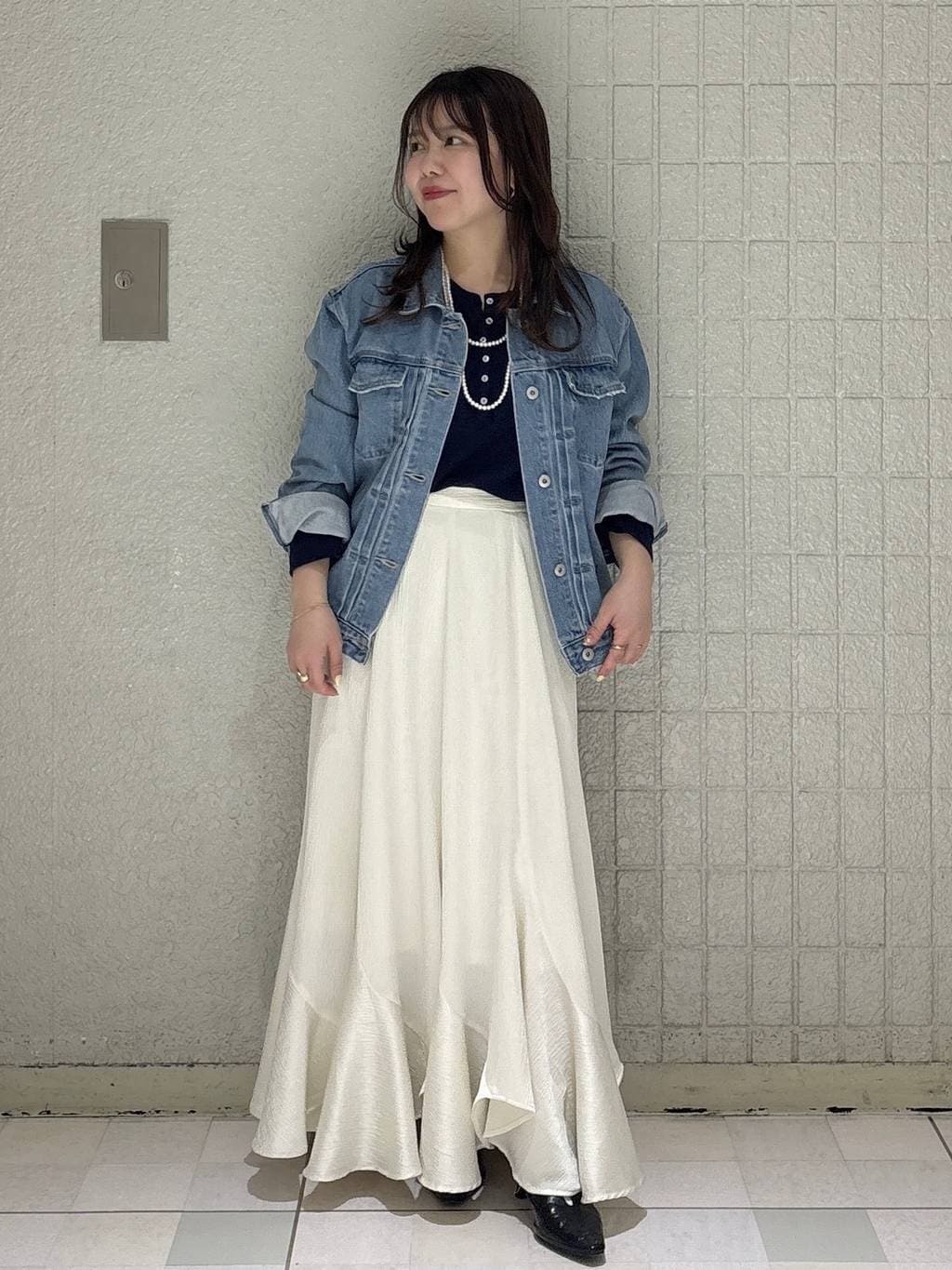 mysty womanのKUROKIデニムジャケットを使ったコーディネートを紹介します。｜Rakuten Fashion(楽天ファッション／旧楽天ブランドアベニュー)6928853