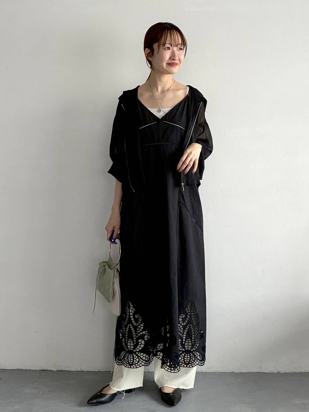 mysty womanの【リバイバル!】楊柳シアーZIPパーカーを使ったコーディネートを紹介します。｜Rakuten Fashion(楽天ファッション／旧楽天ブランドアベニュー)6928901