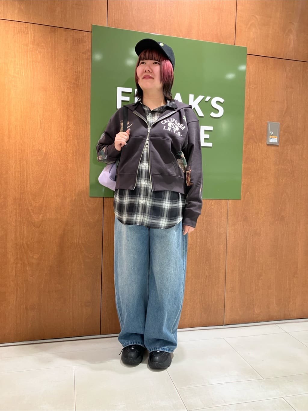 FREAK’S STOREのオンブレ シアー チェックシャツを使ったコーディネートを紹介します。｜Rakuten Fashion(楽天ファッション／旧楽天ブランドアベニュー)6932651