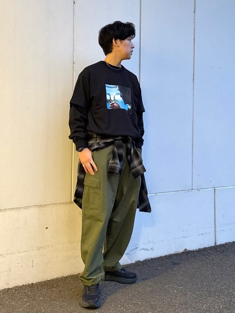 FREAK’S STOREの別注 6POCKET PANTSを使ったコーディネートを紹介します。｜Rakuten Fashion(楽天ファッション／旧楽天ブランドアベニュー)6933555