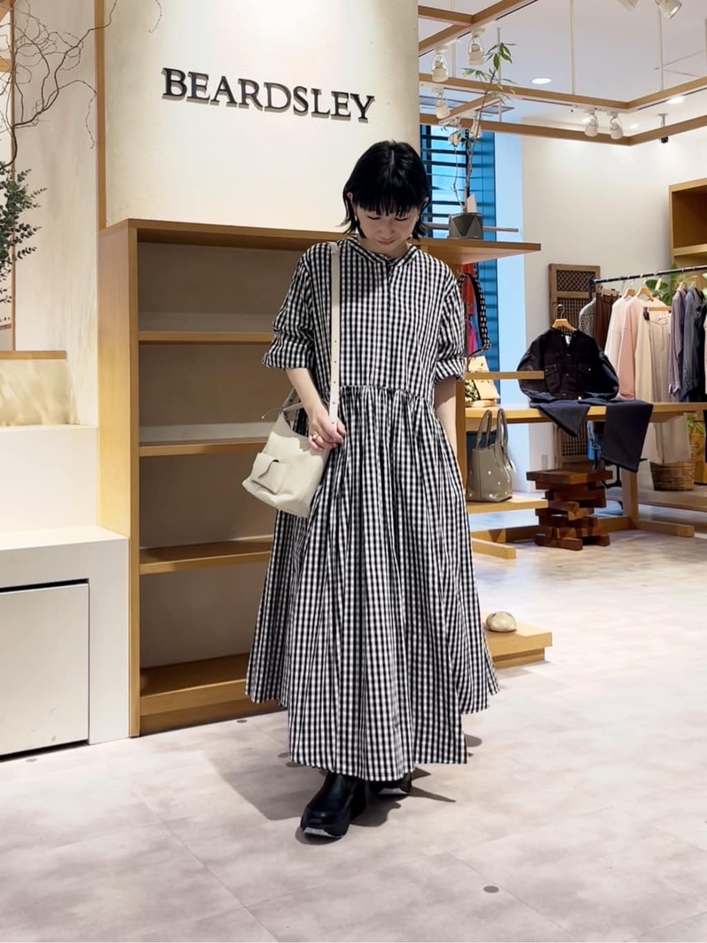 ビアズリー 襟ギャザー ブルゾン ジャケット ネイビー BEARDSLEY | ギャザーブルゾン | Rakuten Fashion(楽天ファッション
