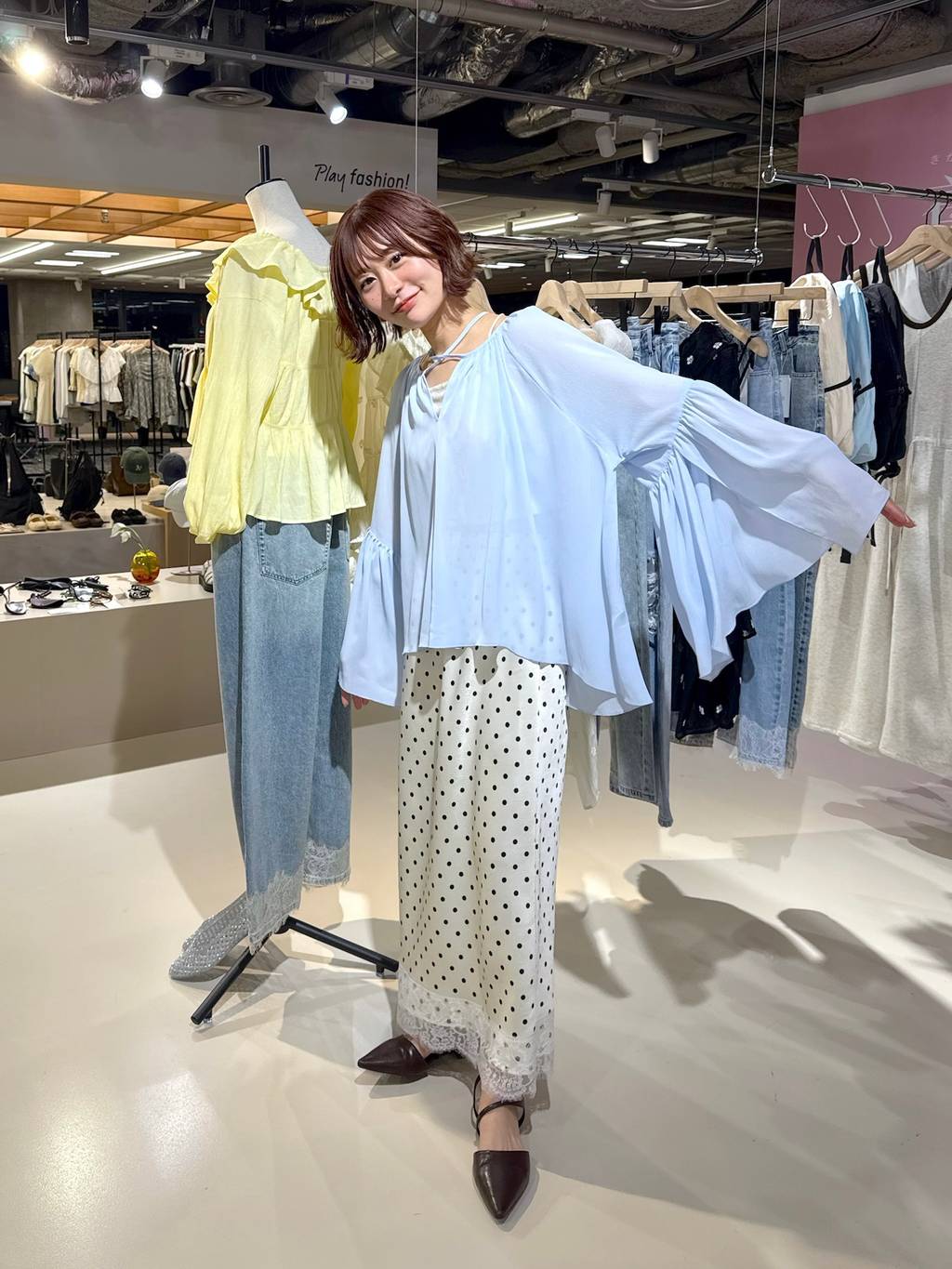 LOWRYS FARM | ストレッチサテンレーススカート | Rakuten Fashion