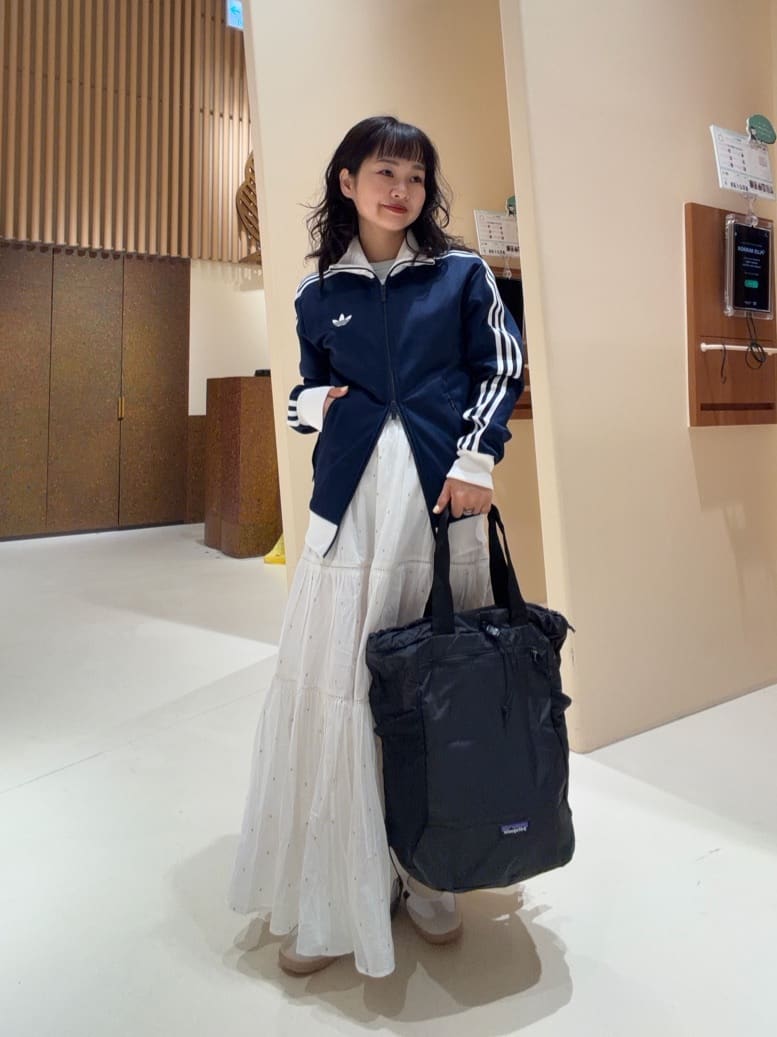 FREAK’S STOREのインド ラメドット はしごレース ティアード マキシスカートを使ったコーディネートを紹介します。｜Rakuten Fashion(楽天ファッション／旧楽天ブランドアベニュー)6935039