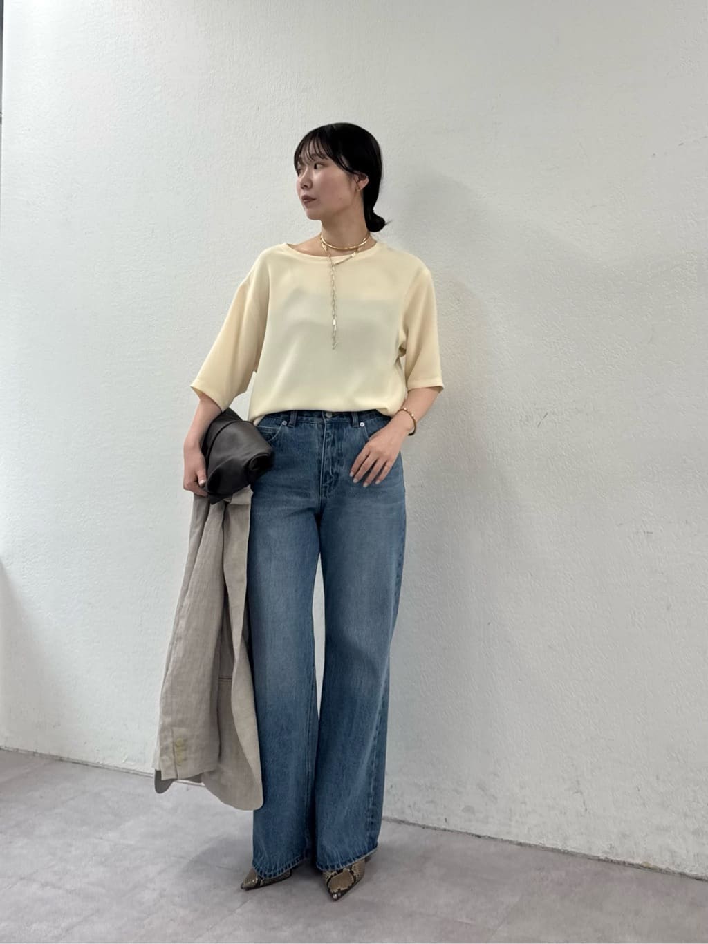 GALLARDAGALANTEの【7/26(日)10時新色ネイビー予約開始】バックスリットハーフスリーブブラウスを使ったコーディネートを紹介します。｜Rakuten Fashion(楽天ファッション／旧楽天ブランドアベニュー)6944932