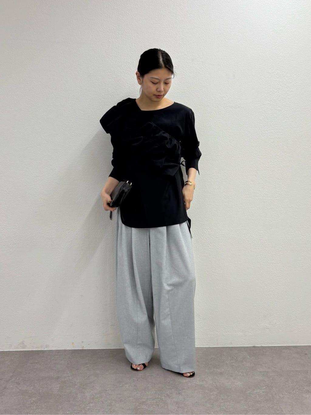 GALLARDAGALANTEのダブルタックカーブスラックスを使ったコーディネートを紹介します。｜Rakuten Fashion(楽天ファッション／旧楽天ブランドアベニュー)6944958