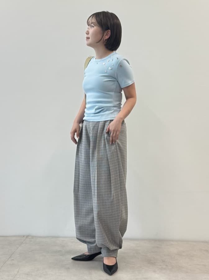FREAK’S STOREのメニーボタン コットンモダール 半袖Tシャツ 26SSを使ったコーディネートを紹介します。｜Rakuten Fashion(楽天ファッション／旧楽天ブランドアベニュー)6947664
