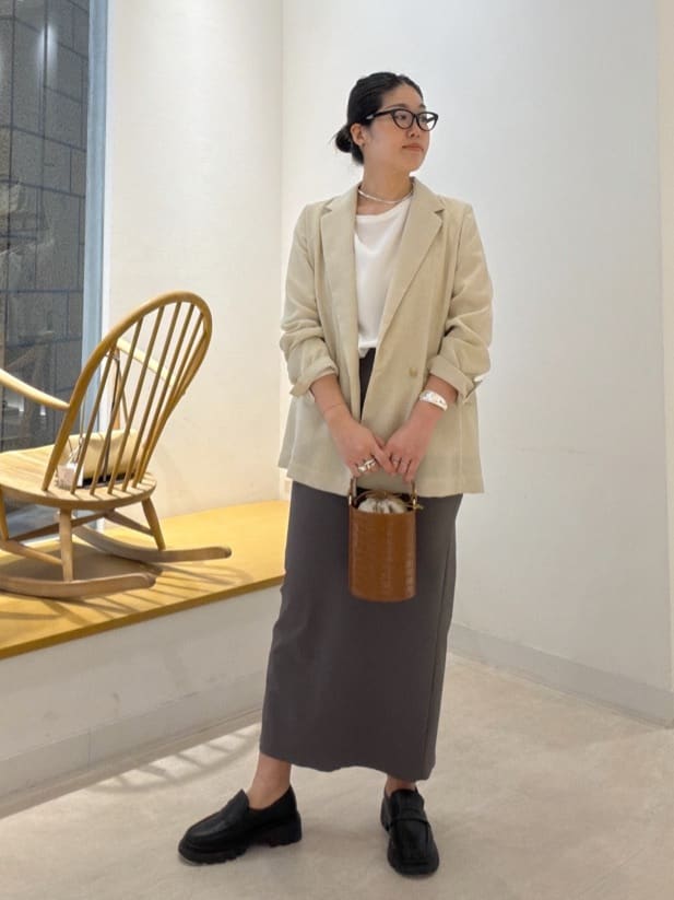 GALLARDAGALANTEのバックスリットブラウスTeeを使ったコーディネートを紹介します。｜Rakuten Fashion(楽天ファッション／旧楽天ブランドアベニュー)6949717