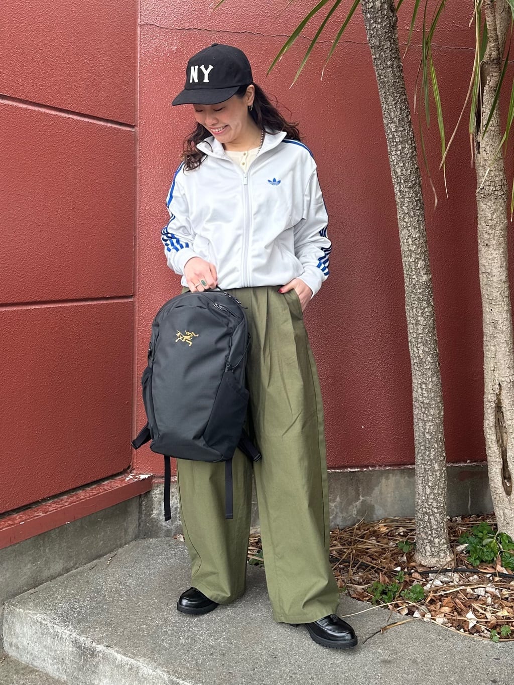 FREAK’S STOREのシアー ヘンリーネック ニットを使ったコーディネートを紹介します。｜Rakuten Fashion(楽天ファッション／旧楽天ブランドアベニュー)6950051