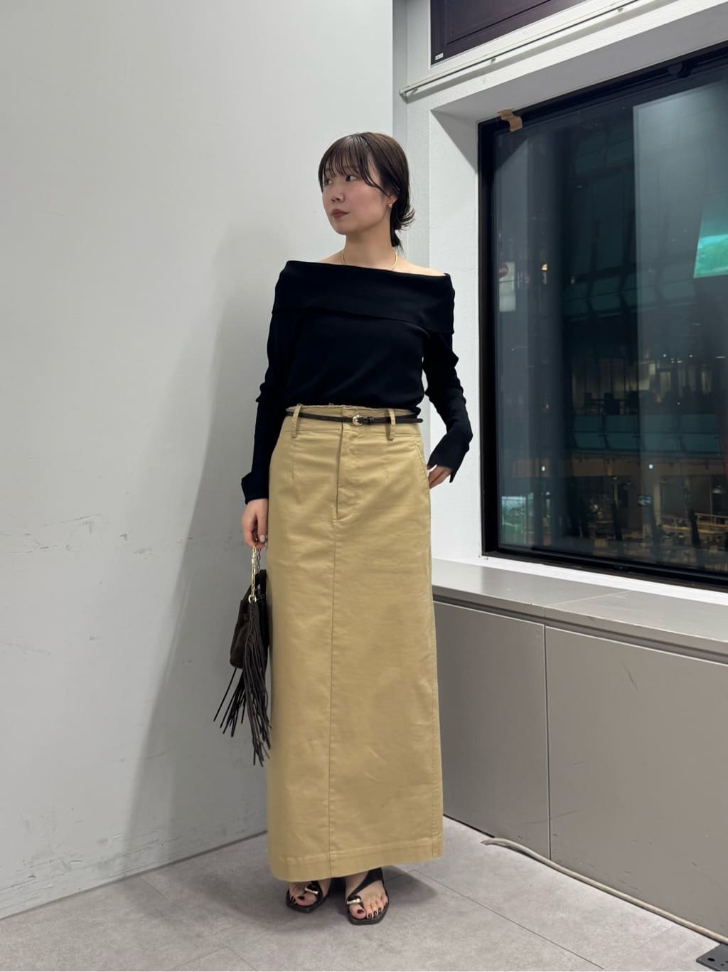 GALLARDAGALANTEの【低身長サイズあり】チノストレッチスカートを使ったコーディネートを紹介します。｜Rakuten Fashion(楽天ファッション／旧楽天ブランドアベニュー)6950559