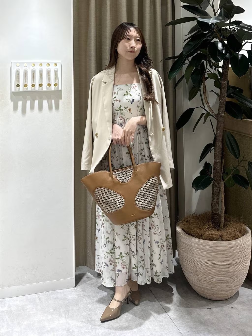 mysty womanのダブルブレストテーラージャケットを使ったコーディネートを紹介します。｜Rakuten Fashion(楽天ファッション／旧楽天ブランドアベニュー)6950805
