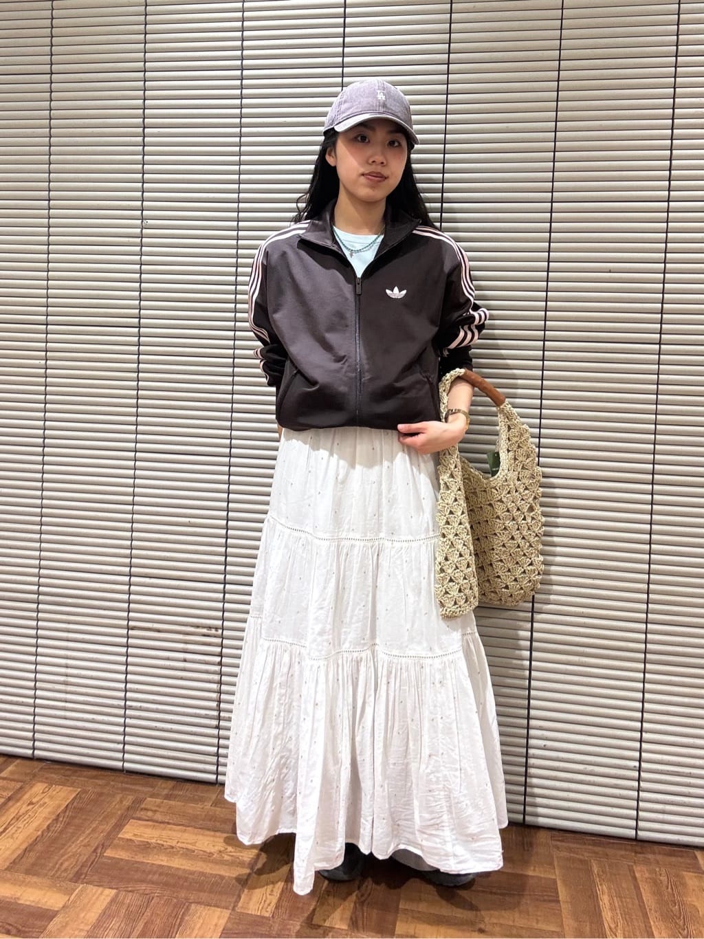 FREAK’S STOREの別注 9TWENTY MICROMINI LOGO CAPを使ったコーディネートを紹介します。｜Rakuten Fashion(楽天ファッション／旧楽天ブランドアベニュー)6958881