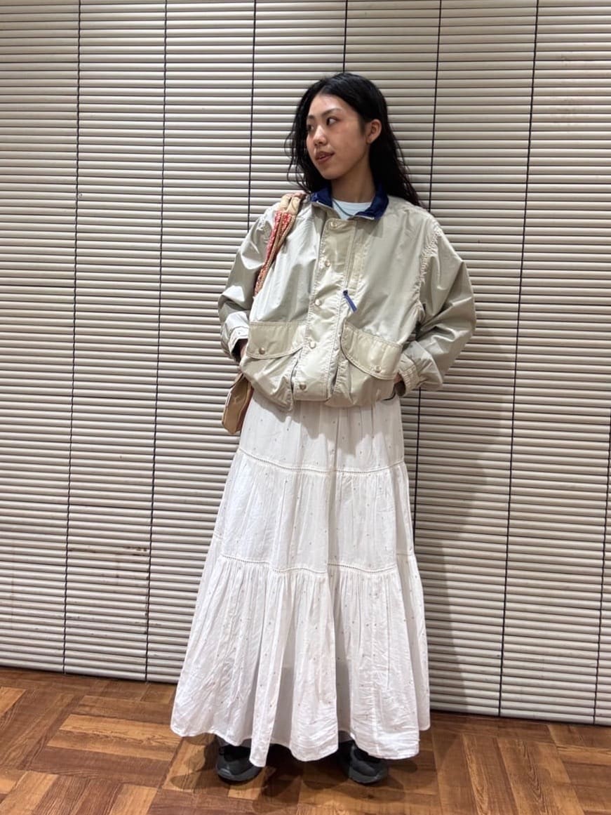 FREAK’S STOREのインド ラメドット はしごレース ティアード マキシスカートを使ったコーディネートを紹介します。｜Rakuten Fashion(楽天ファッション／旧楽天ブランドアベニュー)6958886