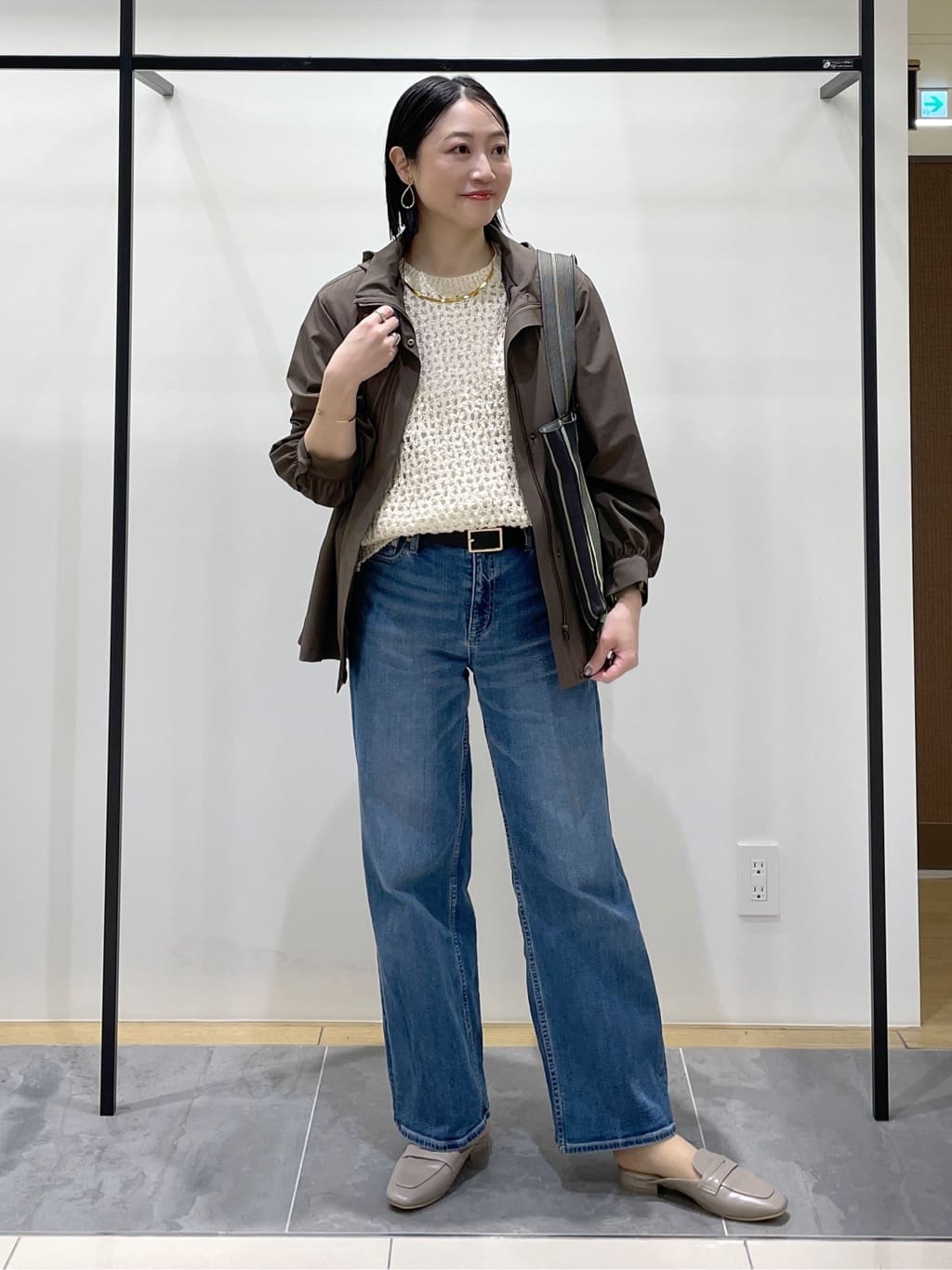 INDIVI | 【撥水/フード取外し可】凹凸素材ブルゾン | Rakuten Fashion