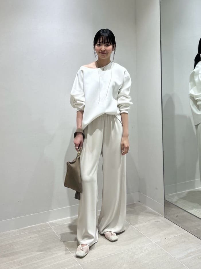 GALLARDAGALANTEの【即戦力パンツ】【3サイズ展開】ワイドイージーパンツを使ったコーディネートを紹介します。｜Rakuten Fashion(楽天ファッション／旧楽天ブランドアベニュー)6960198