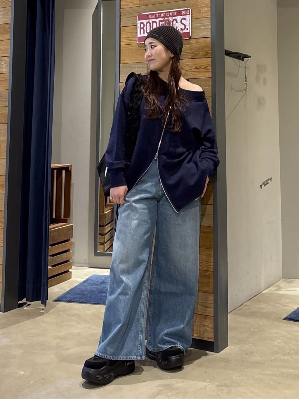 RODEO CROWNS WIDE BOWL | 2WAYオフショルダージップトップス