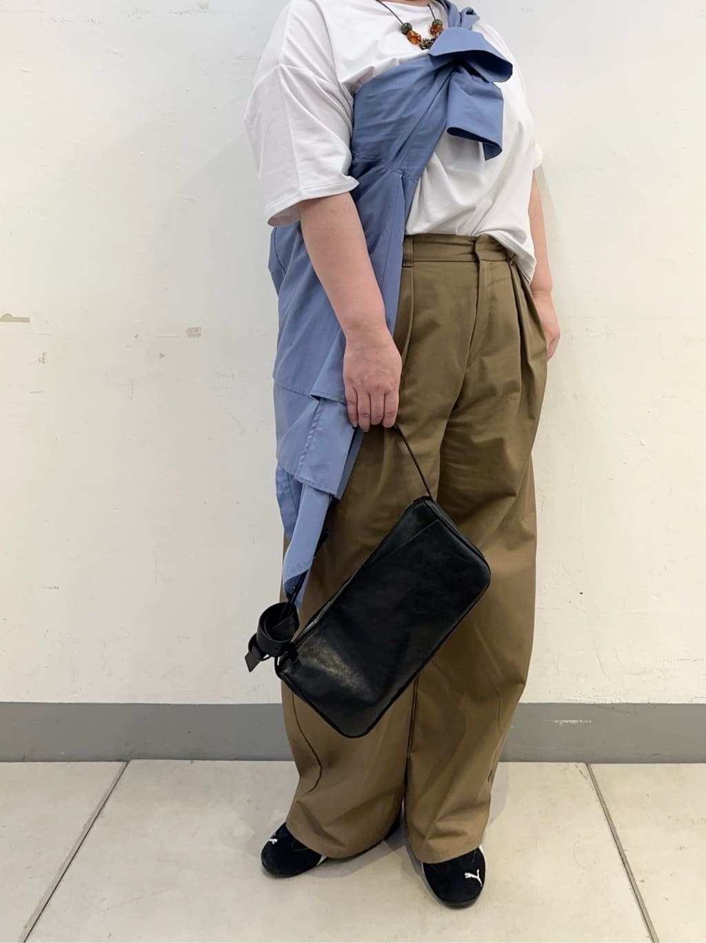 ear PAPILLONNERのouchiコラボTシャツ【SUM1 STYLE】を使ったコーディネートを紹介します。｜Rakuten Fashion(楽天ファッション／旧楽天ブランドアベニュー)6961214