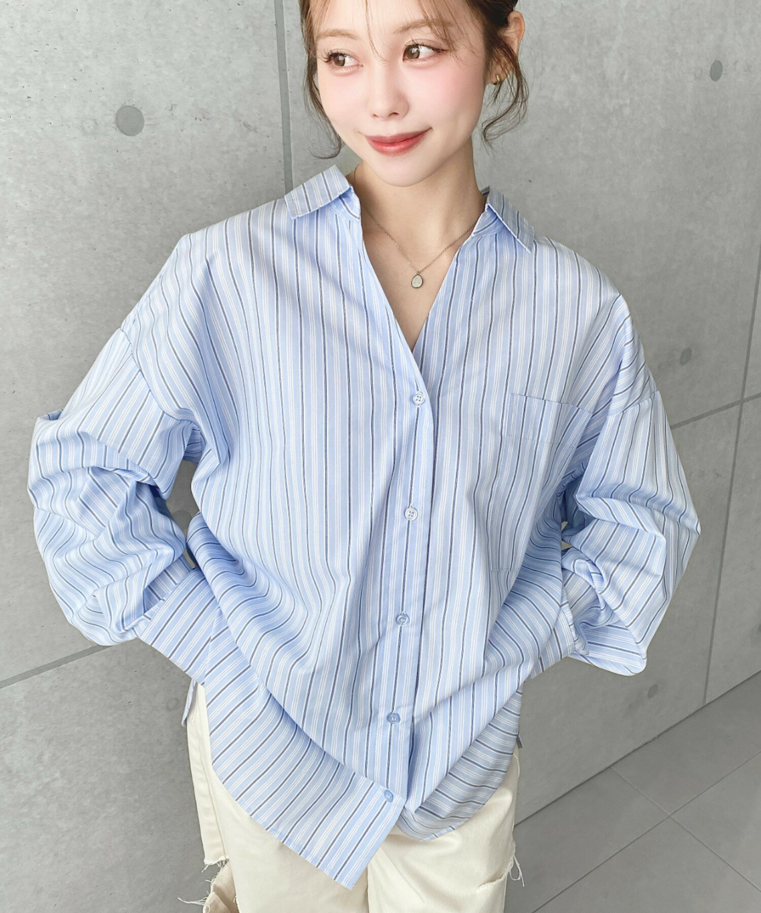moment+のマルチストライプ後ろ編み上げ長袖シャツを使ったコーディネートを紹介します。｜Rakuten Fashion(楽天ファッション／旧楽天ブランドアベニュー)6963818