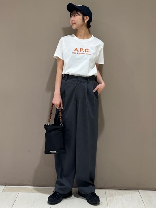 FREAK’S STOREのFIT MAGIC  マーベルト タック スラックスパンツを使ったコーディネートを紹介します。｜Rakuten Fashion(楽天ファッション／旧楽天ブランドアベニュー)6964405