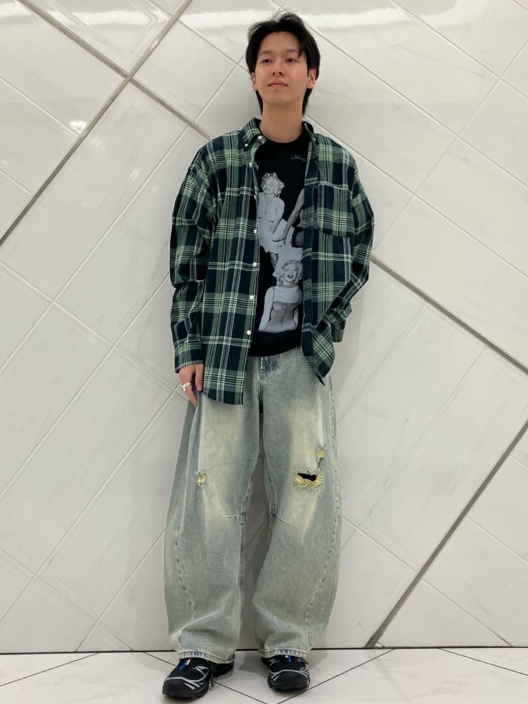 FREAK’S STOREのワイドシルエット カーブ デニムパンツ 25AWを使ったコーディネートを紹介します。｜Rakuten Fashion(楽天ファッション／旧楽天ブランドアベニュー)6964456