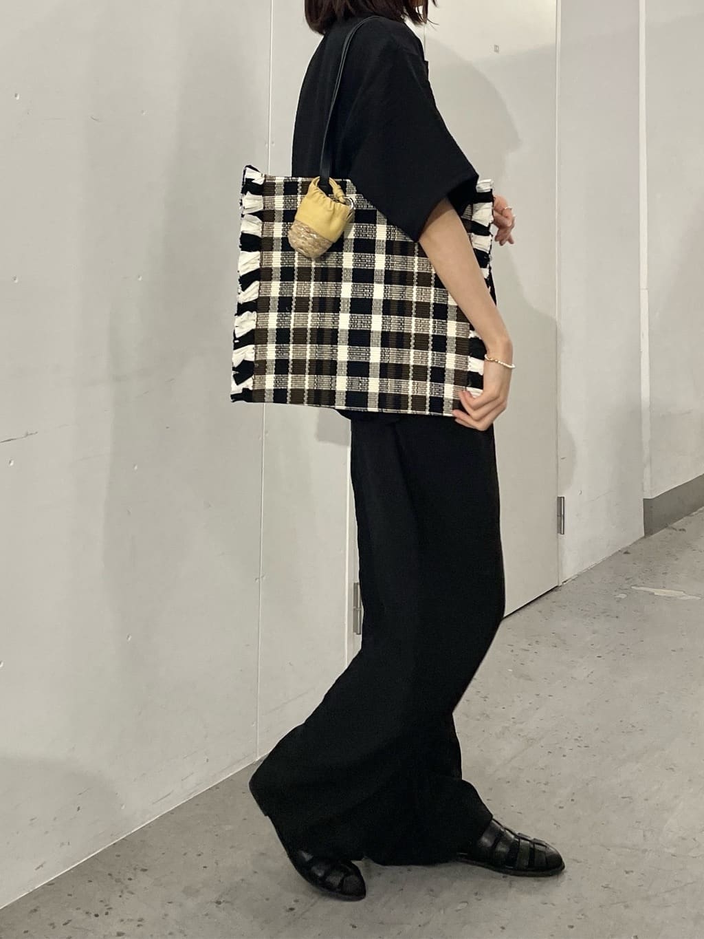 ear PAPILLONNERのグルカサンダル【SUM1 STYLE】を使ったコーディネートを紹介します。｜Rakuten Fashion(楽天ファッション／旧楽天ブランドアベニュー)6964786