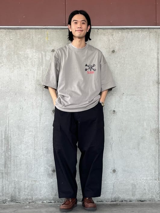 FREAK’S STOREの別注 6POCKET PANTSを使ったコーディネートを紹介します。｜Rakuten Fashion(楽天ファッション／旧楽天ブランドアベニュー)6966823