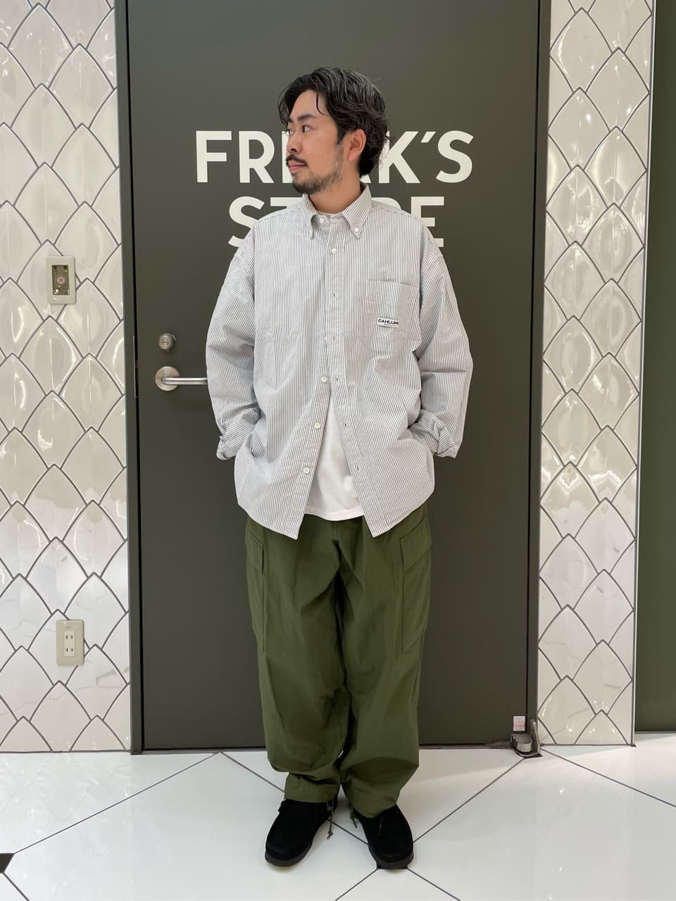 FREAK’S STOREの別注 6POCKET PANTSを使ったコーディネートを紹介します。｜Rakuten Fashion(楽天ファッション／旧楽天ブランドアベニュー)6966826