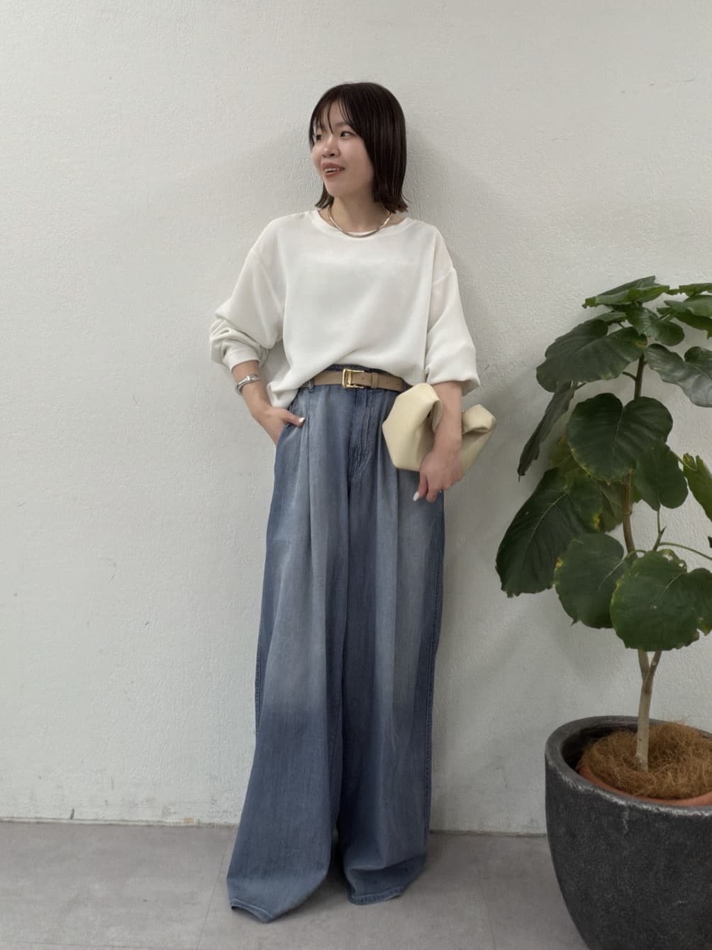 GALLARDAGALANTEの<Oggi 6月号掲載アイテム>【夏でも快適】シアーデニムパンツを使ったコーディネートを紹介します。｜Rakuten Fashion(楽天ファッション／旧楽天ブランドアベニュー)6968906