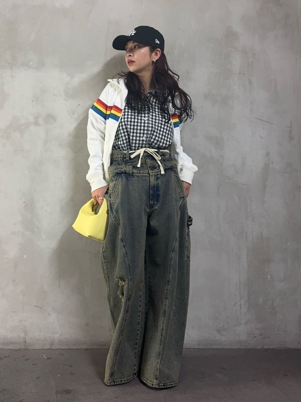 FREAK’S STOREのレインボー トラックナイロンジャケット 25SSを使ったコーディネートを紹介します。｜Rakuten Fashion(楽天ファッション／旧楽天ブランドアベニュー)6969145