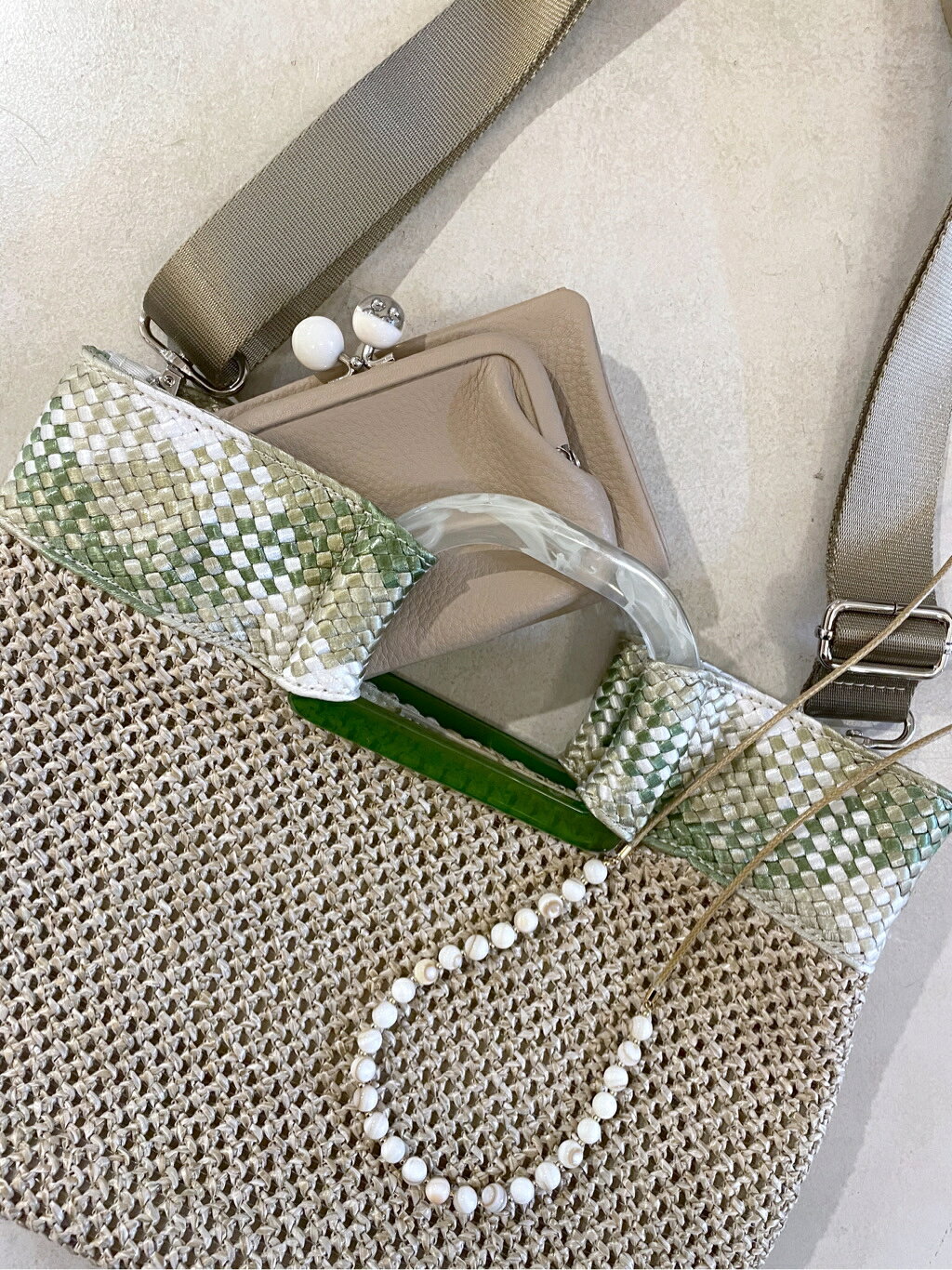 ear PAPILLONNER | 《WEB限定/本革》牛革がま口折り財布 | Rakuten