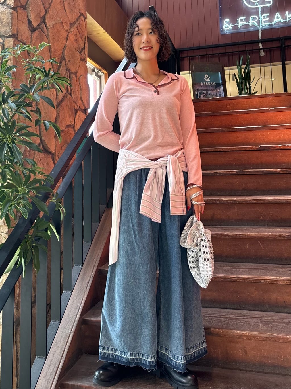 FREAK’S STOREの別注ラメ メッシュ ショルダーバッグを使ったコーディネートを紹介します。｜Rakuten Fashion(楽天ファッション／旧楽天ブランドアベニュー)6971154