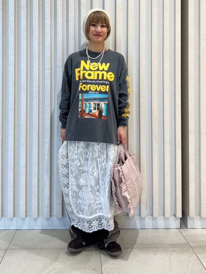 FREAK’S STOREの配色カーブデニムを使ったコーディネートを紹介します。｜Rakuten Fashion(楽天ファッション／旧楽天ブランドアベニュー)6971857