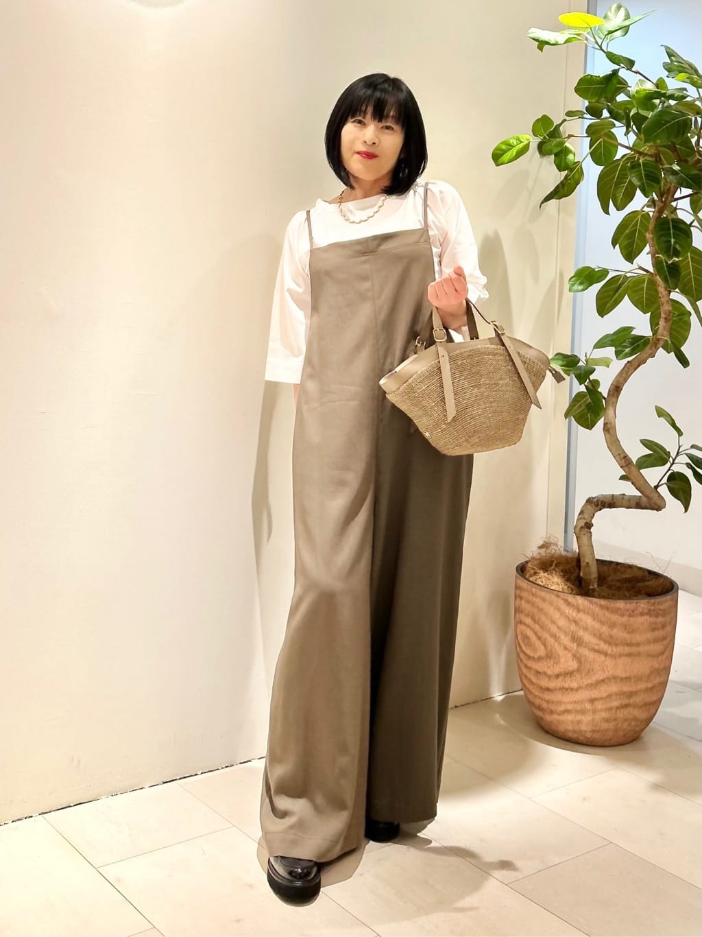 BLEU COMME BLEUのブルーコム 綿シルケットラグランギャザースリーブを使ったコーディネートを紹介します。｜Rakuten Fashion(楽天ファッション／旧楽天ブランドアベニュー)6972095