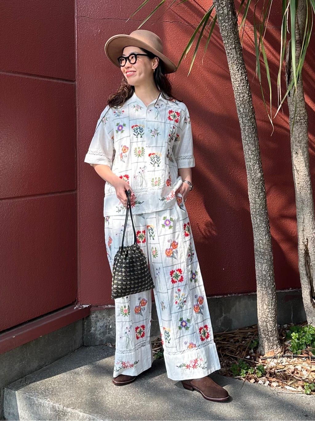 1点物 ハンドメイド 刺繍パッチワーク ピンクフリル レース 白 リメイクパンツ FREAK'S STORE | パッチワーク花刺繍パンツ | Rakuten Fashion(楽天
