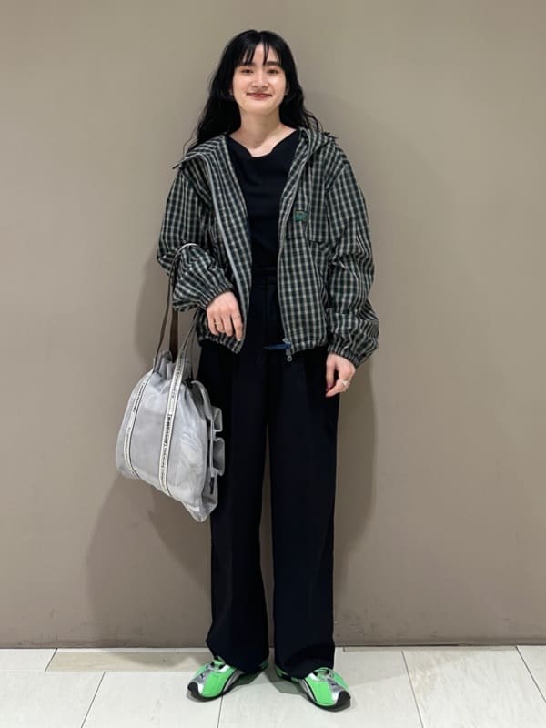 FREAK’S STOREのFIT MAGIC  マーベルト タック スラックスパンツを使ったコーディネートを紹介します。｜Rakuten Fashion(楽天ファッション／旧楽天ブランドアベニュー)6977386
