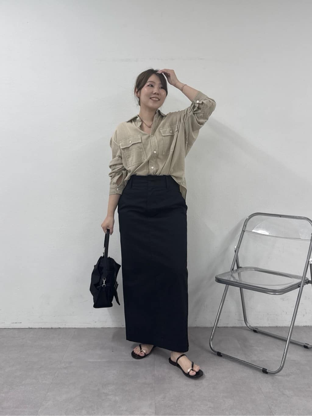 GALLARDAGALANTEの【驚くほど軽い!】シアーデニムシャツを使ったコーディネートを紹介します。｜Rakuten Fashion(楽天ファッション／旧楽天ブランドアベニュー)6978159