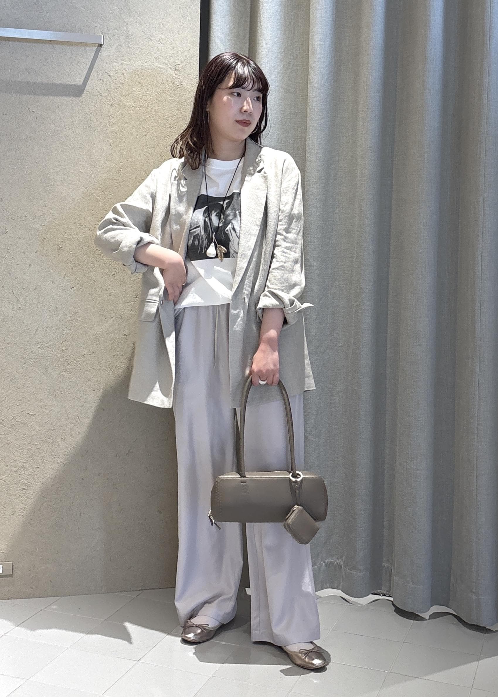 SALON adam et rope'のリネンドンゴロスジャケット/セットアップ対応を使ったコーディネートを紹介します。｜Rakuten Fashion(楽天ファッション／旧楽天ブランドアベニュー)7037624