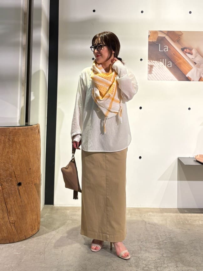 GALLARDAGALANTEの【低身長サイズあり】チノストレッチスカートを使ったコーディネートを紹介します。｜Rakuten Fashion(楽天ファッション／旧楽天ブランドアベニュー)6980314