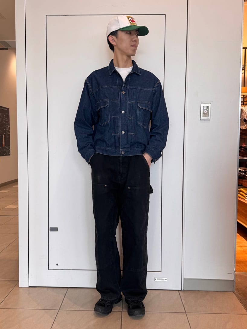 FREAK’S STOREのショート丈 リラックス デニムトラッカージャケットを使ったコーディネートを紹介します。｜Rakuten Fashion(楽天ファッション／旧楽天ブランドアベニュー)6980562