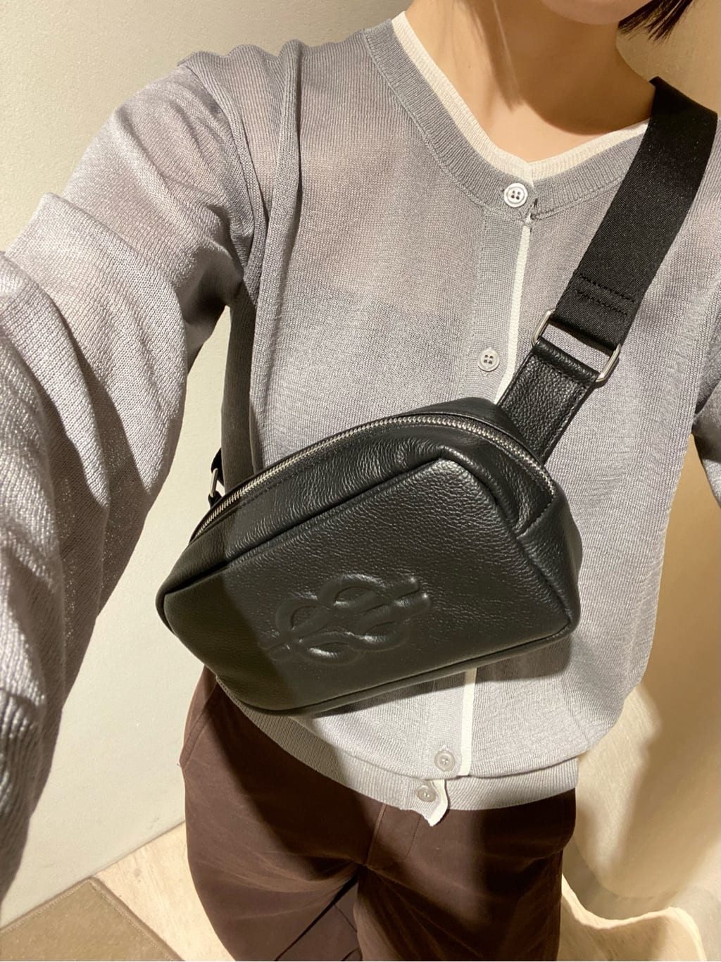 ear PAPILLONNER | 《本革/超軽量290g》エンボスボディバッグ