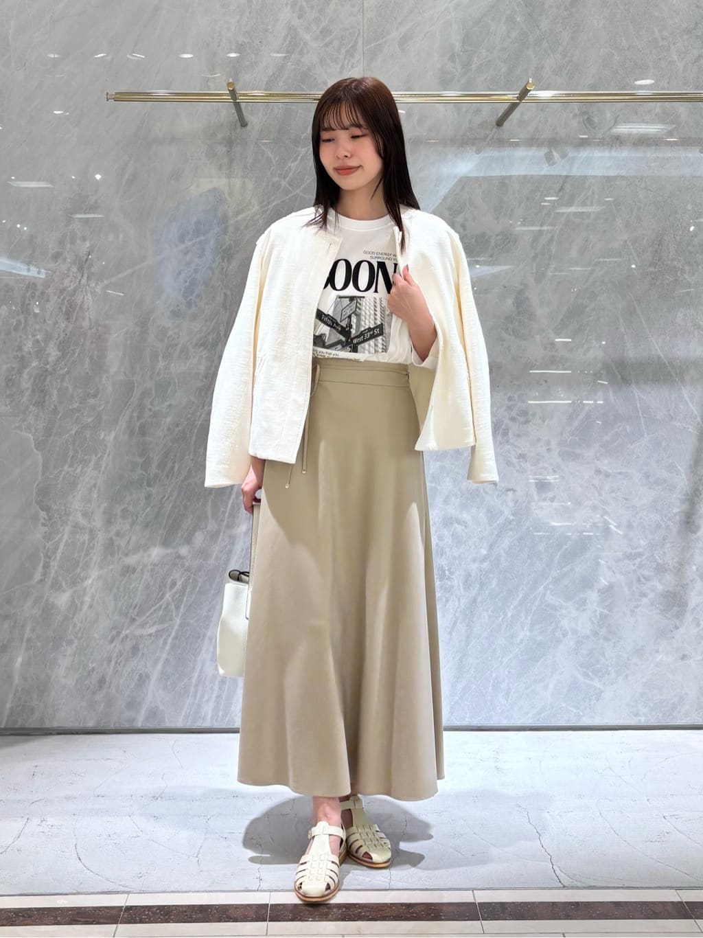 allurevilleのミックスツイードノーカラージャケットを使ったコーディネートを紹介します。｜Rakuten Fashion(楽天ファッション／旧楽天ブランドアベニュー)6982572