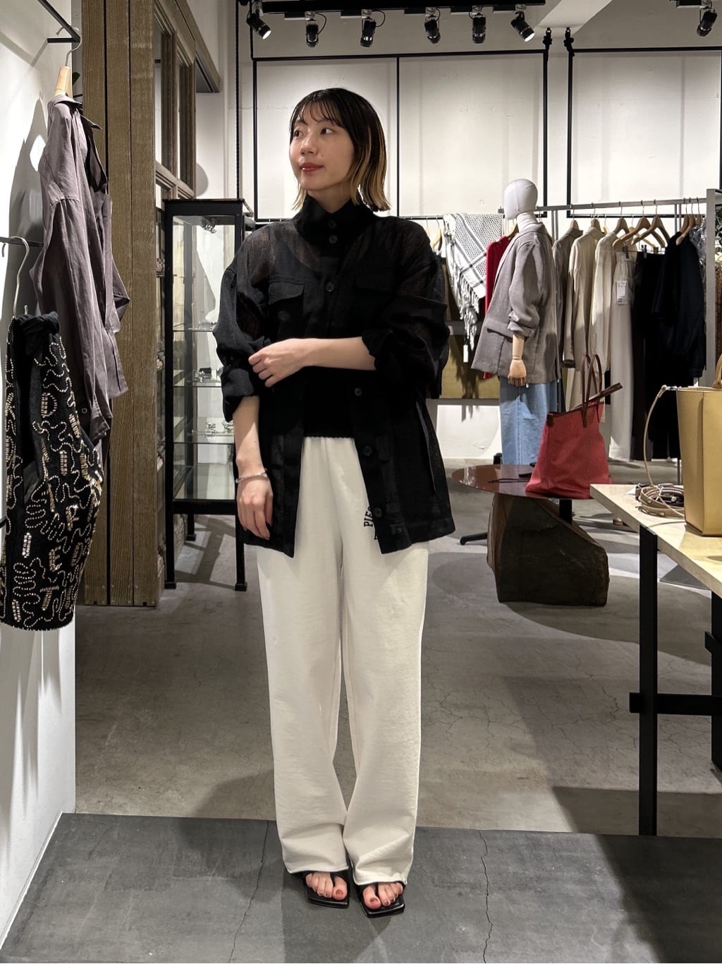 GALLARDAGALANTEの【PEAS】スウェットパンツを使ったコーディネートを紹介します。｜Rakuten Fashion(楽天ファッション／旧楽天ブランドアベニュー)6982972