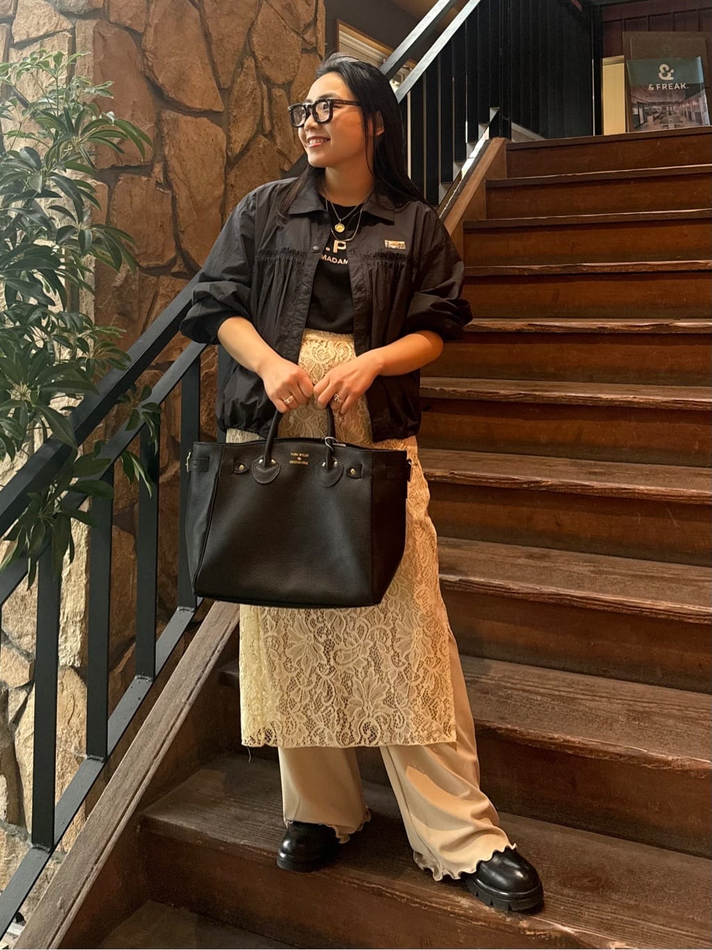 FREAK’S STOREのSuper Light Nylon ショートギャザーシャツ<セットアップ対応>を使ったコーディネートを紹介します。｜Rakuten Fashion(楽天ファッション／旧楽天ブランドアベニュー)6985266