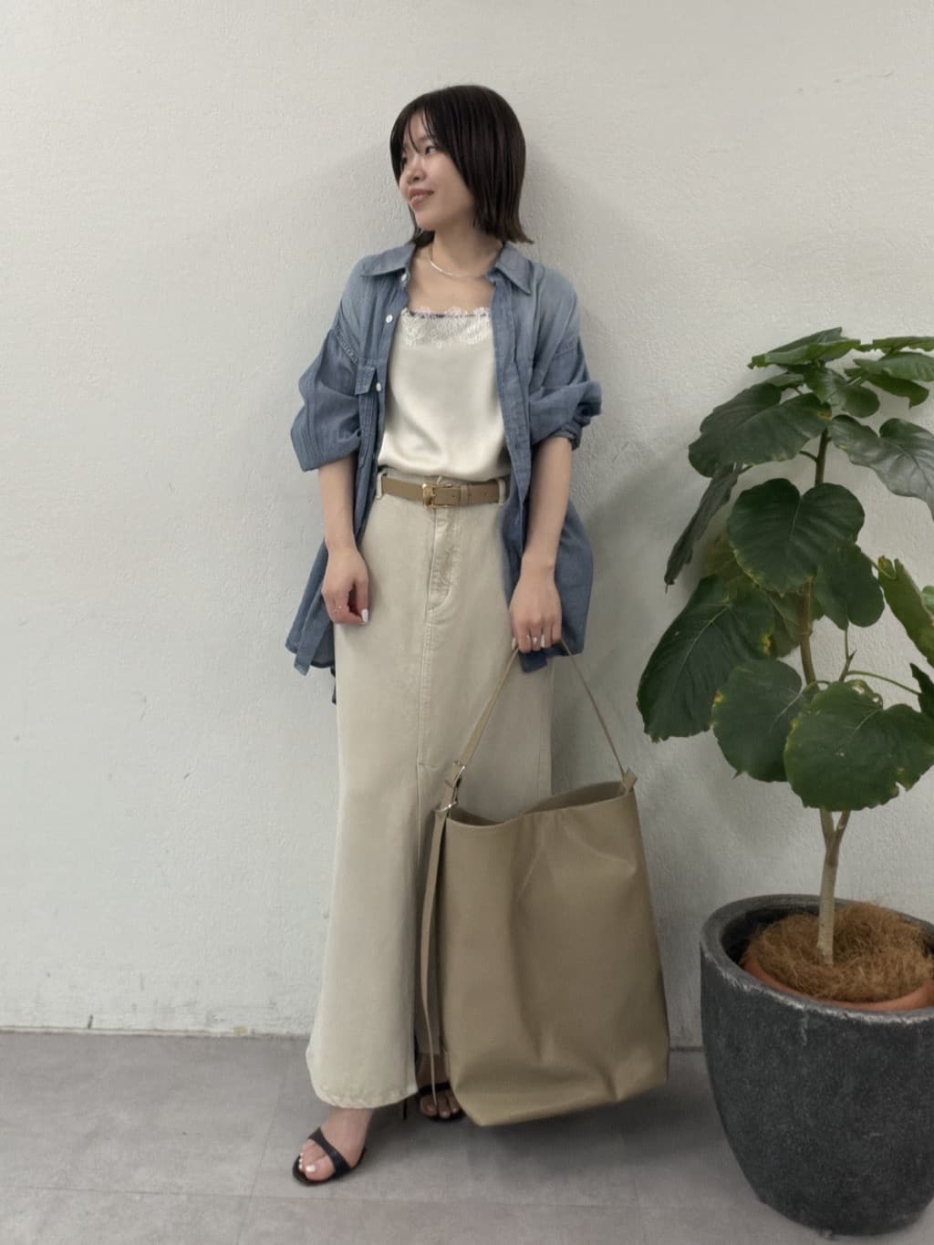 GALLARDAGALANTEの【セットアップ対応】リヨセルスリットスカートを使ったコーディネートを紹介します。｜Rakuten Fashion(楽天ファッション／旧楽天ブランドアベニュー)6987797