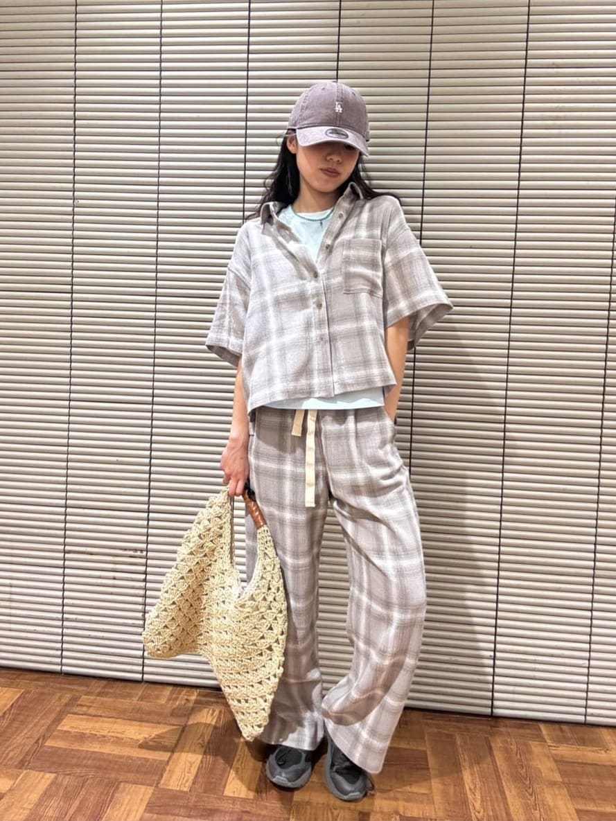 FREAK’S STOREのカラミコットン チェックイージーパンツ<セットアップ対応>を使ったコーディネートを紹介します。｜Rakuten Fashion(楽天ファッション／旧楽天ブランドアベニュー)6988374