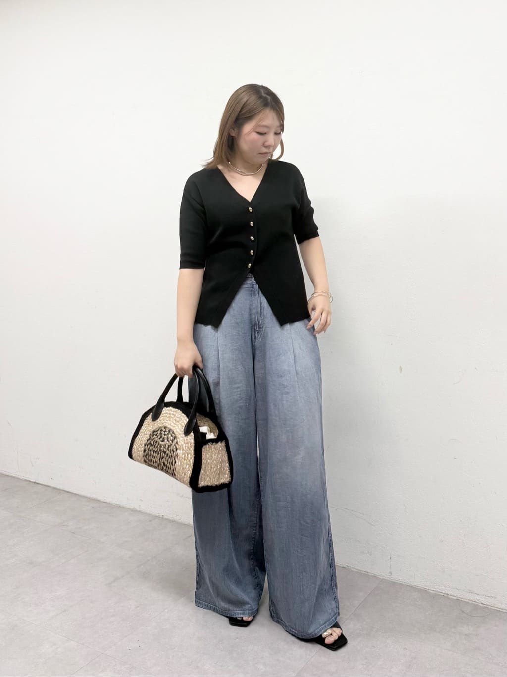GALLARDAGALANTEの【手洗い可】ペプラムニットカーデを使ったコーディネートを紹介します。｜Rakuten Fashion(楽天ファッション／旧楽天ブランドアベニュー)6989010