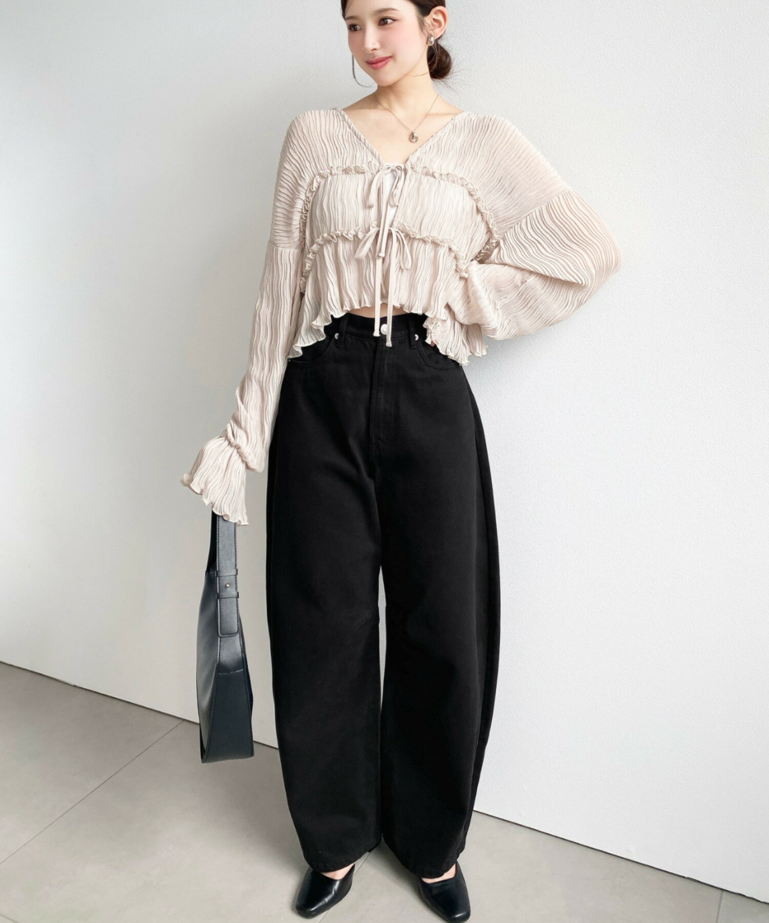 moment+のカーブデニムを使ったコーディネートを紹介します。｜Rakuten Fashion(楽天ファッション／旧楽天ブランドアベニュー)6989211