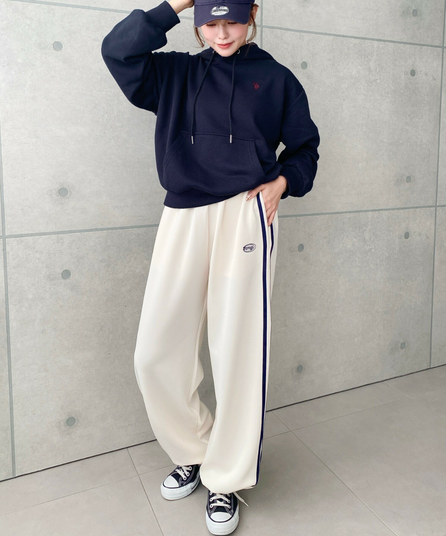 moment+のU.S.POLO ASSN.ワンポイント刺繍ショート丈パーカーを使ったコーディネートを紹介します。｜Rakuten Fashion(楽天ファッション／旧楽天ブランドアベニュー)6989717