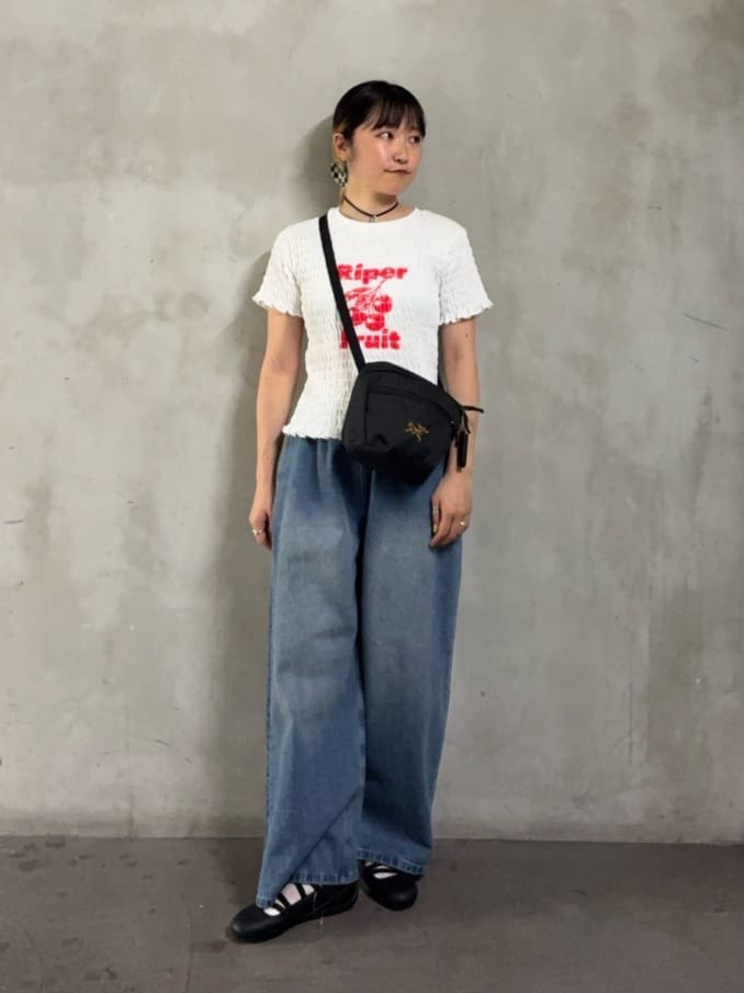 FREAK’S STOREの別注 シャーリング ロゴTシャツを使ったコーディネートを紹介します。｜Rakuten Fashion(楽天ファッション／旧楽天ブランドアベニュー)6995263