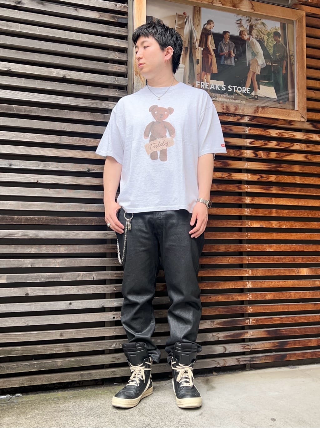 FREAK’S STOREのMr. Bean/ミスタ-ビーン Teddy Tee /テディ デザインクルーネックTシャツを使ったコーディネートを紹介します。｜Rakuten Fashion(楽天ファッション／旧楽天ブランドアベニュー)6999373