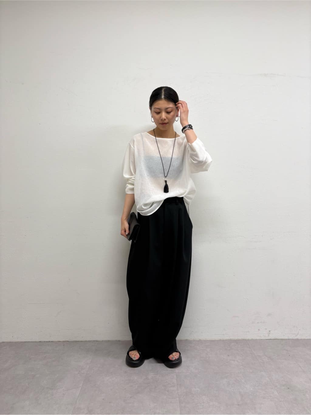 GALLARDAGALANTEの【手洗い可】ラウンドTガーゼブラウスを使ったコーディネートを紹介します。｜Rakuten Fashion(楽天ファッション／旧楽天ブランドアベニュー)7001626